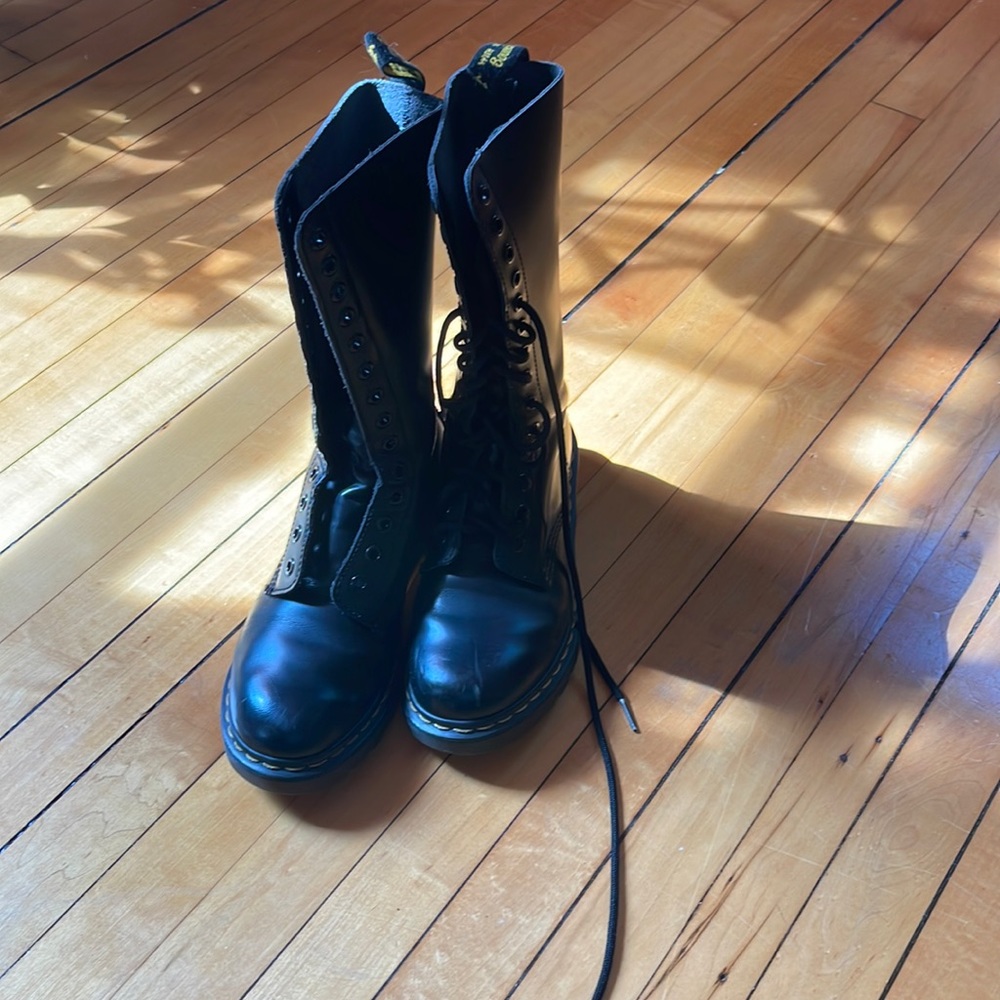 Dr Martens 6 women’s size 6